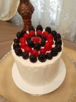 Berries 'N' Curd Layer Cake_image